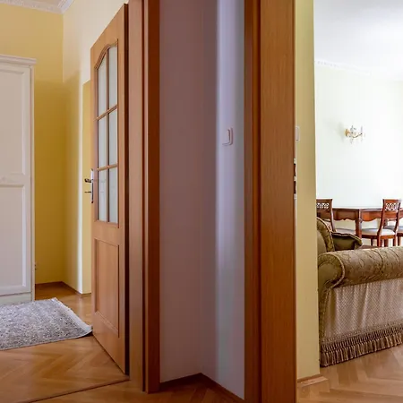 Apartman Luxor *